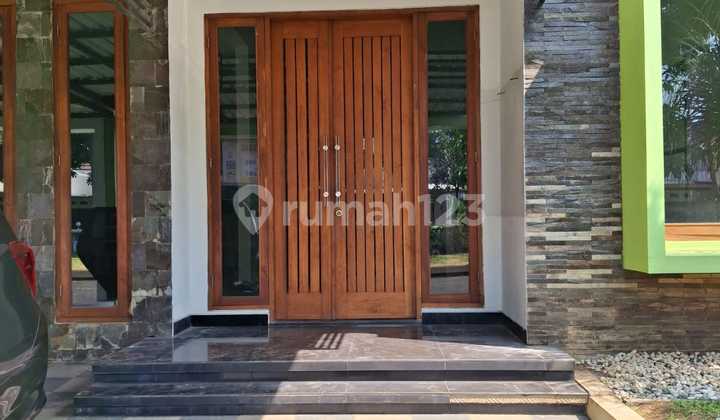 Rumah Siap Pakai di Graha Estetik 2