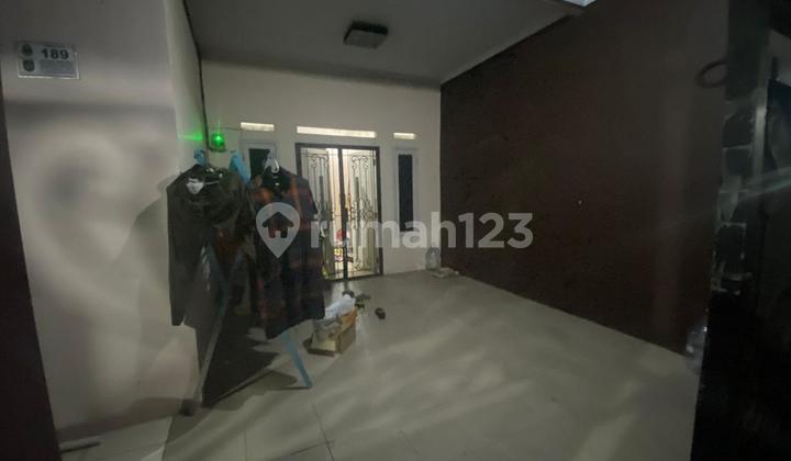 Rumah Full Furnished Siap Huni di Depok Struktur 2Lt. Jual Cepat! 2
