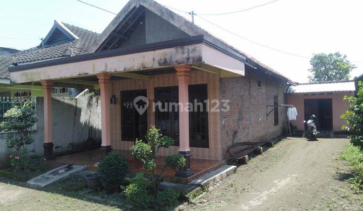 RUMAH ASRI DAN LUAS 0 JALAN RAYA BARENG JOMBANG 1