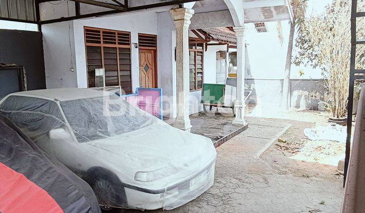 RUMAH LAMA DENGAN TANAH LUAS DI CANDI JOMBANG 2