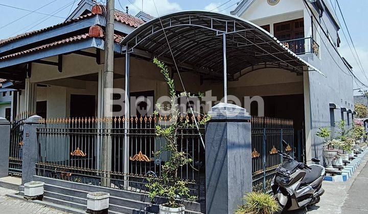 RUMAH 2 LANTAI FULL FURNISHED DI TENGAH KOTA JOMBANG