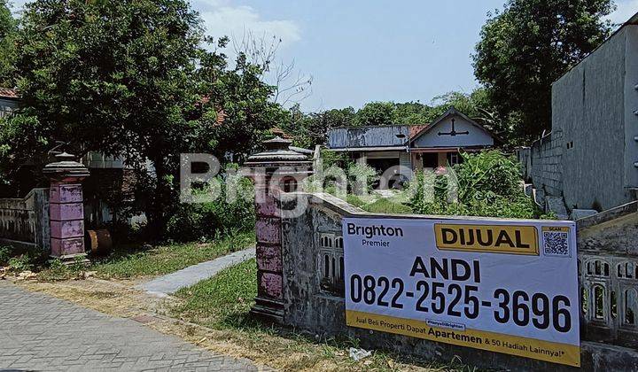 RUMAH LAMA DENGAN TANAH LUAS DI TENGAH KOTA JOMBANG 1