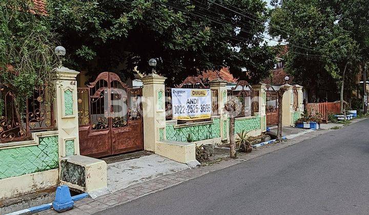 RUMAH MEWAH LUAS SIAP HUNI DI TENGAH KOTA JOMBANG 1