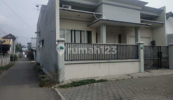 Rumah Modern Minimalis 1,5 Lantai Siap Huni di Tengah Kota Jombang