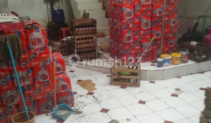 Spacious Shophouse with 2-Story House in Pasar Legi Jombang 2