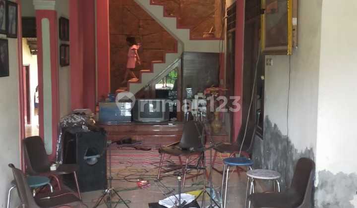 House Suitable for Warehouse Conversion in Jombang 2