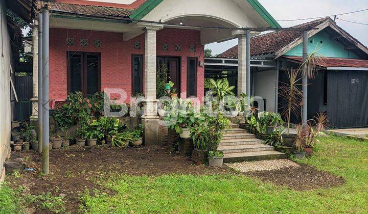 RUMAH DAN HALAMAN LUAS SIAP HUNI DI GUDO JOMBANG 1