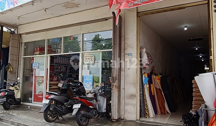 Ruko Luas Siap Huni di Jantung Kota Jombang Ruko Luas Siap Huni di Jantung Kota Jombang