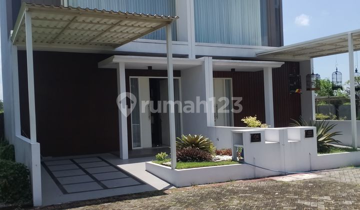 Luxury 2-Story Furnished House Ready to Live in Jombang