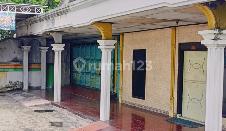 2-Storey House and Ready-to-Occupy Commercial Space in Jombang 2