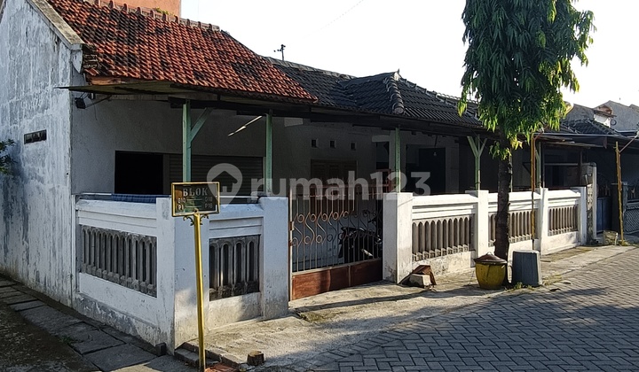 Spacious Ready-to-Live House in Astapada Indah Jombang 2
