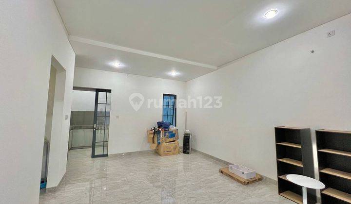 Sewa Rumah Baru Lavon Swan City Cluster Montana 3 Lantai 2