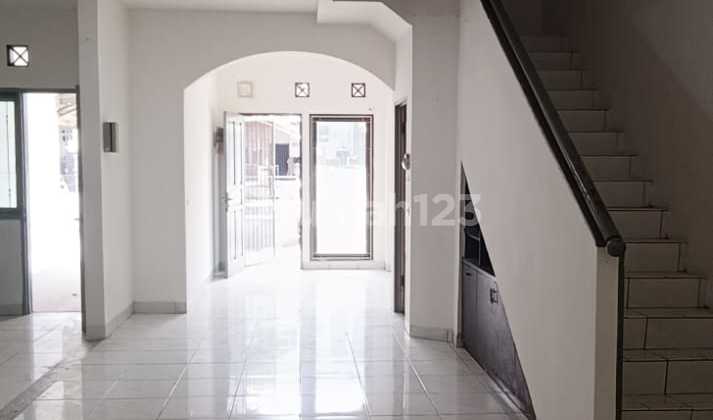 Disewa Rumah Taman Surya V 2