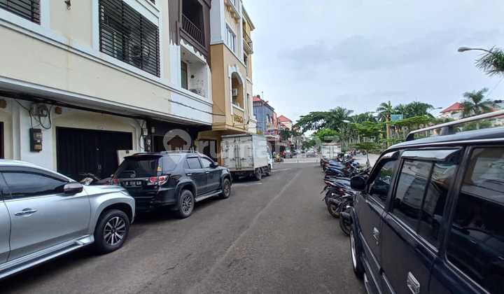 Ruko di Mutiara Taman Palem 1