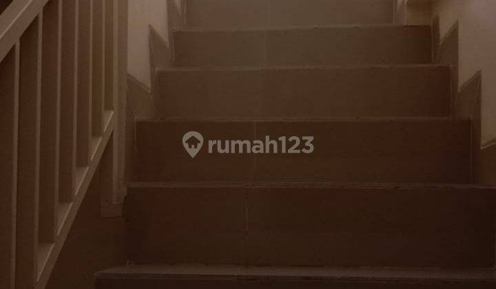 Rumah di Taman palem lestari 4