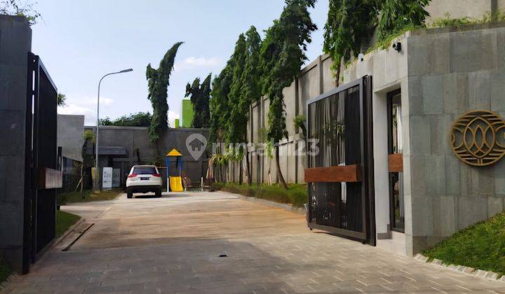 Rumah 3 Lantai Dalam Townhouse Pondok Indah 2