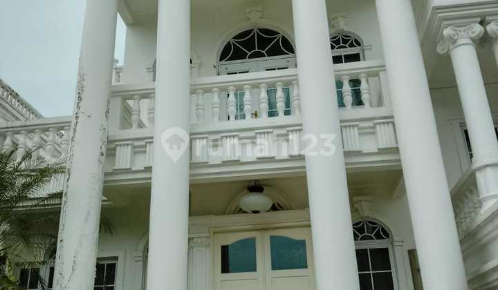 For Sale Luxury House on Boulevard Street, Legenda Wisata Cibubur 2