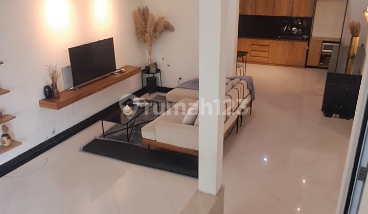 Di Jual Rumah Hook Full Furnis di Kota Wisata Cibubur 2