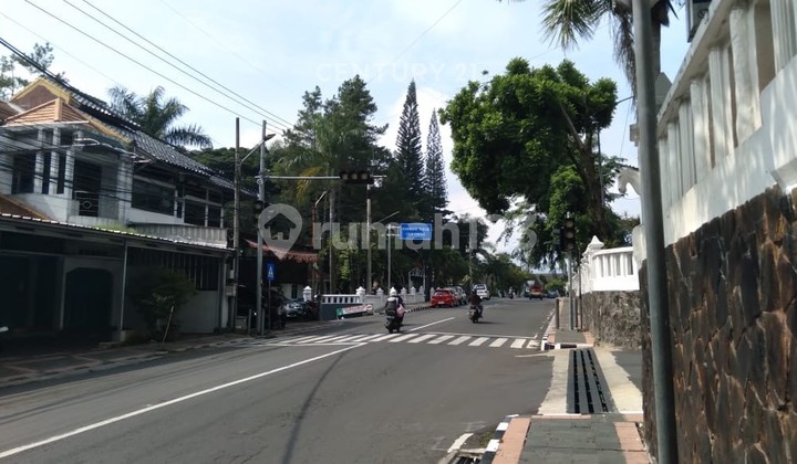 Strategic Shop House for Sale on Siliwangi Street, Kuningan, West Java 2