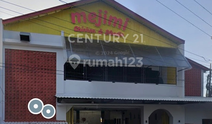 Shop House on the Side of Prince Cakrabuana Road 1