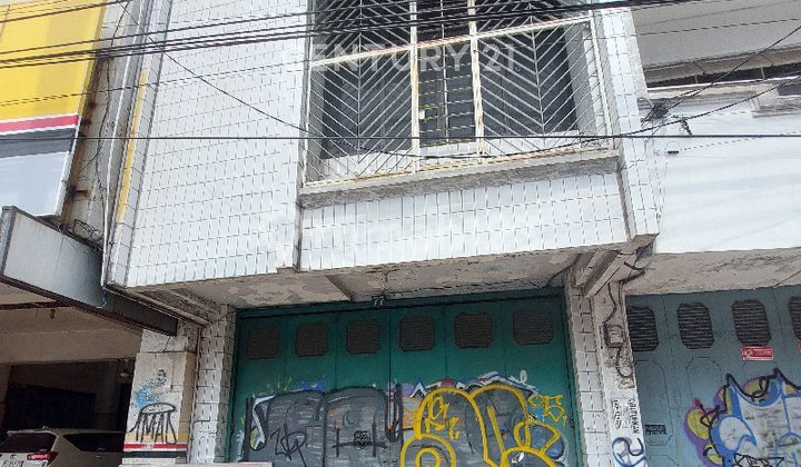 Ruko 3 Lantai Lokasi Strategis Di JL.Parujakan Kota Cirebon