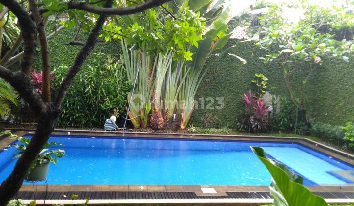 Rumah 2 Lantai Ada Kolam Renang di Jatipadang Jakarta Selatan 1