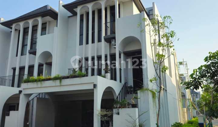 Rumah Mewah 3 Lt di Cluster Aether Greenwich Bsd City Tangerang