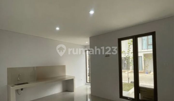 For Sale Ready-to-Occupy House in Springhill Yume Lagoon Cisauk Tangerang 2