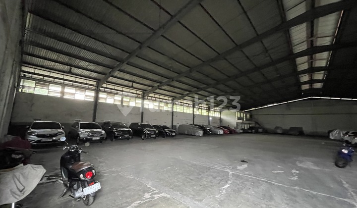 Warehouse for Sale in Ciracas, East Jakarta