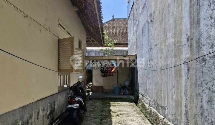 Vintage Colonial House in Klojen, Downtown Malang 2