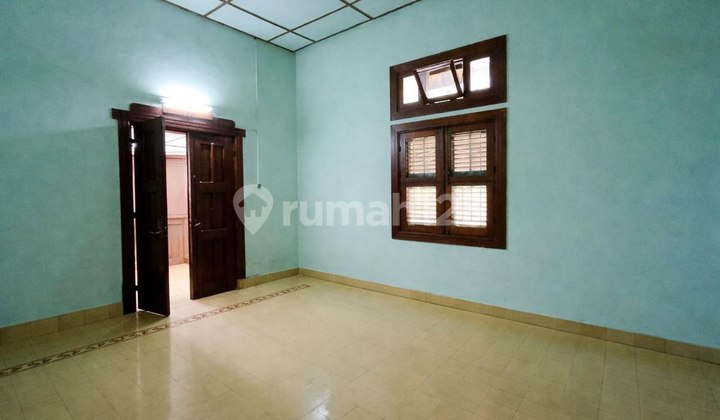 Rumah Kuno Belanda Hook Pusat Kota Sekitaran Jl Ijen Klojen Malang Kota Cocok untuk Cafe atau Fnb 2