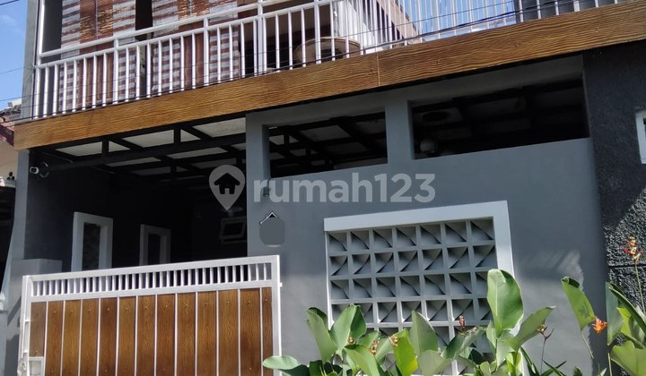 Rumah Terawat dan Siap Huni Di Daerah Sulfat, Tengah Kota Malang Rumah Terawat dan Siap Huni Di Daerah Sulfat, Tengah Kota Malang