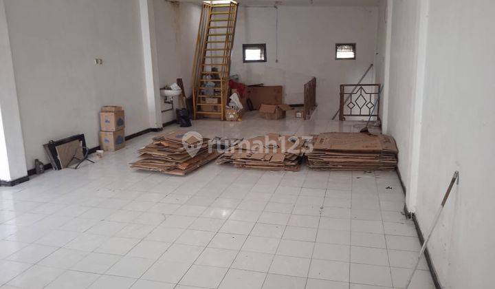 Disewakan Ruko Sangat Strategis Di Jl. Bondowoso Malang 2