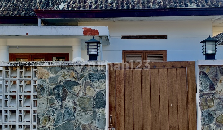 VILLA NEAR ALUN-ALUN BATU IN SUMBEREJO, BATU CITY