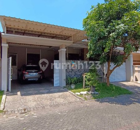 Well-Maintained Modern House in Golf Boulevard Area, Araya Malang