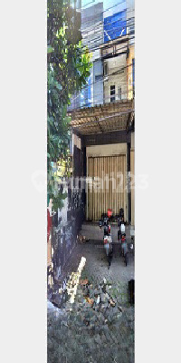 Ruko Dua Lantai di Jl. Kaliurang, Klojen Lokasi Strategis di Malang