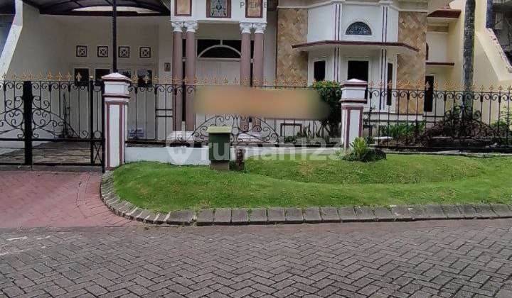 Well-Maintained House Ready to Occupy at Istana Dieng Malang.