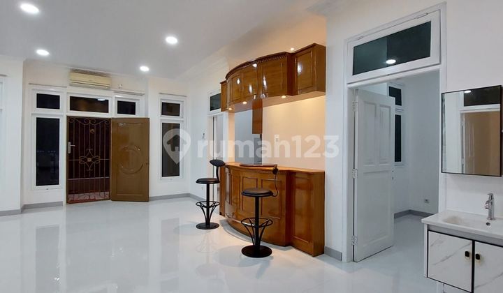 Dijual rumah Hoek baru di renovasi di regensi melati mas  2