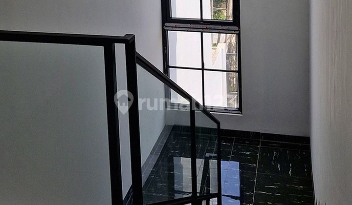 Dijual rumah di villa melati mas  2