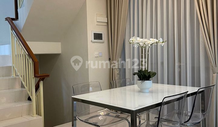 Dijual rumah cantik di cluster whelfrod BSD city