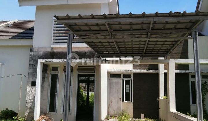 Dijual rumah rasa beli tanah