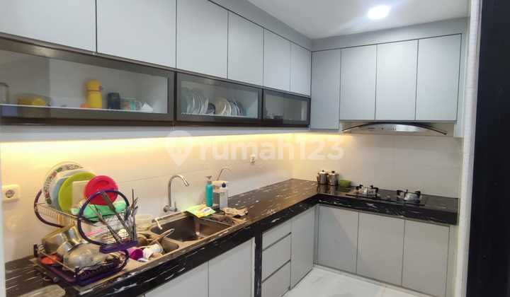 Rumah Mewah Full Furnished Suvarna Sutera