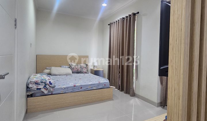 Tesla Gading Serpong Ready-to-Occupy House Negotiable 2