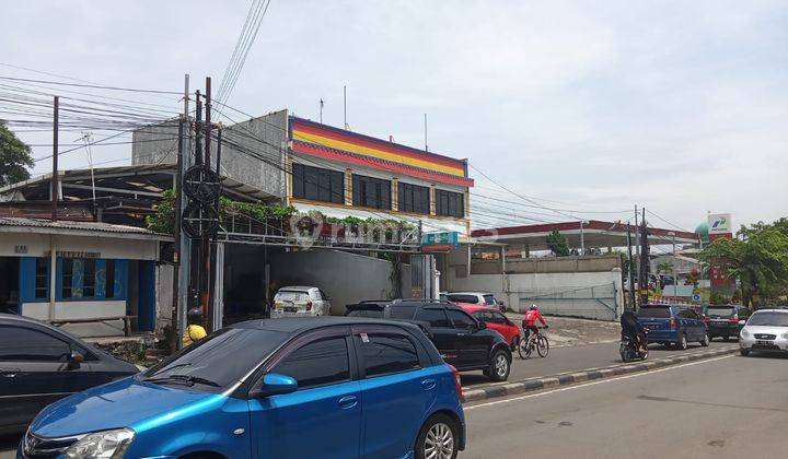 Ruko sangat cocok utk jualan. Lokasi sangat2 strategis. 3