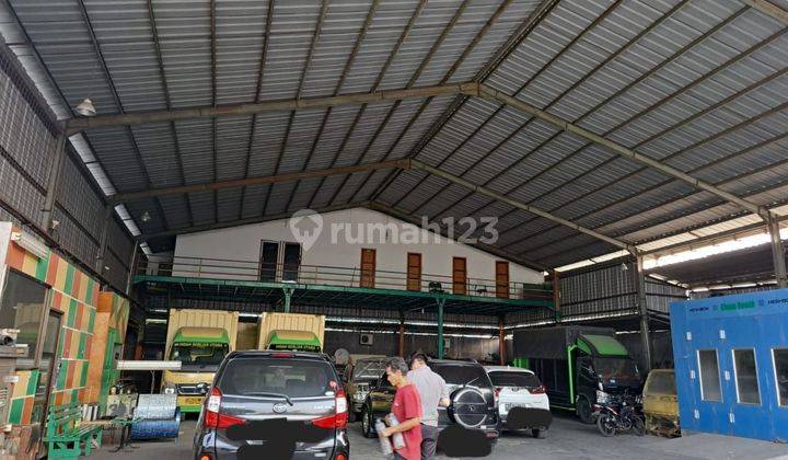 Gudang besar. Akses Hanya bisa dilalui mobil double. 1