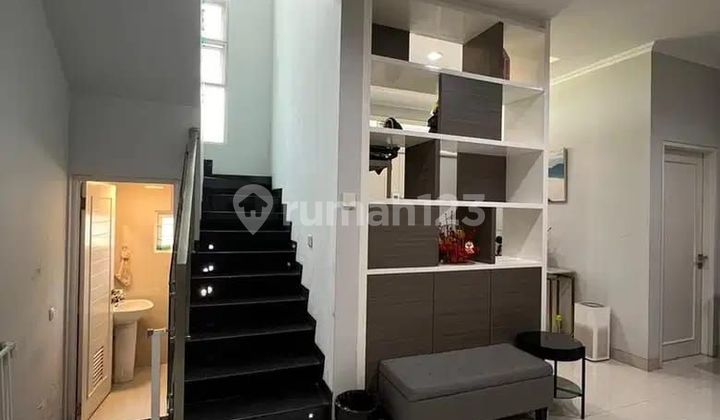 Rumah di Perumahan Golf lake Resindence
Jakarta Barat 2