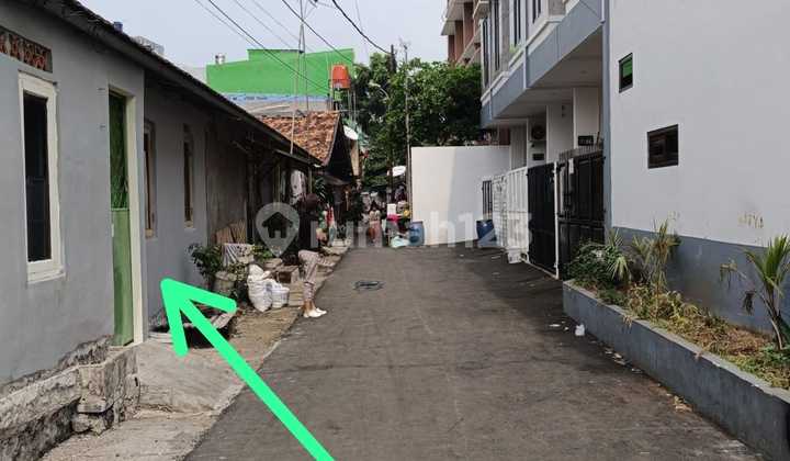 Rumah Luas. Cocok Dijadikan.kost2 An. Lokasi Banyak Perkantoran.