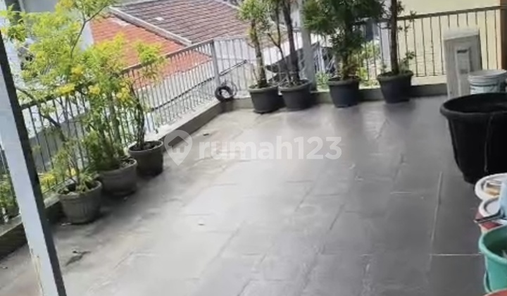 Rumah Luas. Siap Huni. Cocok Dijadikan.kost2 An Ataupun Konveksi 2