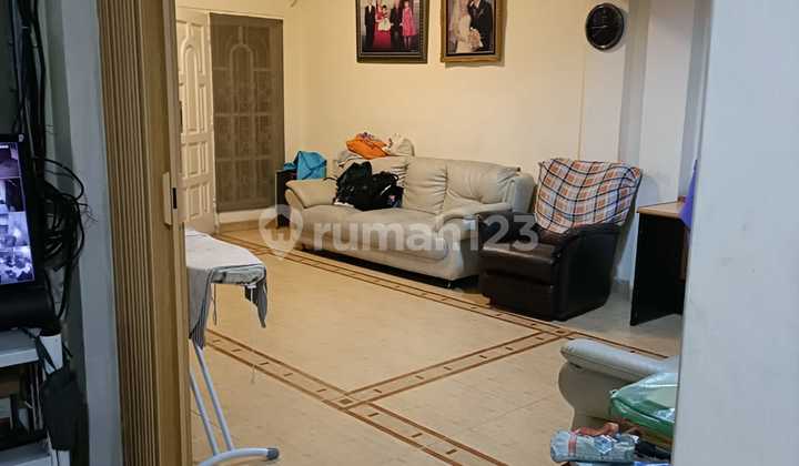 Rumah Luas. Lokasi Padat Penduduk. Cocok Buat.keluarga Besar 2