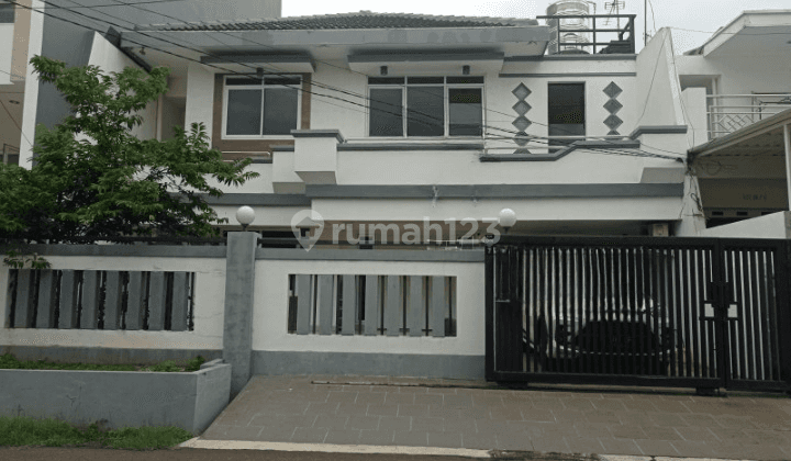 Jual Rugi Dibawah Harga Pasaran Rumah 2 Lantai 4 Kamar di Kelapa Gading 2